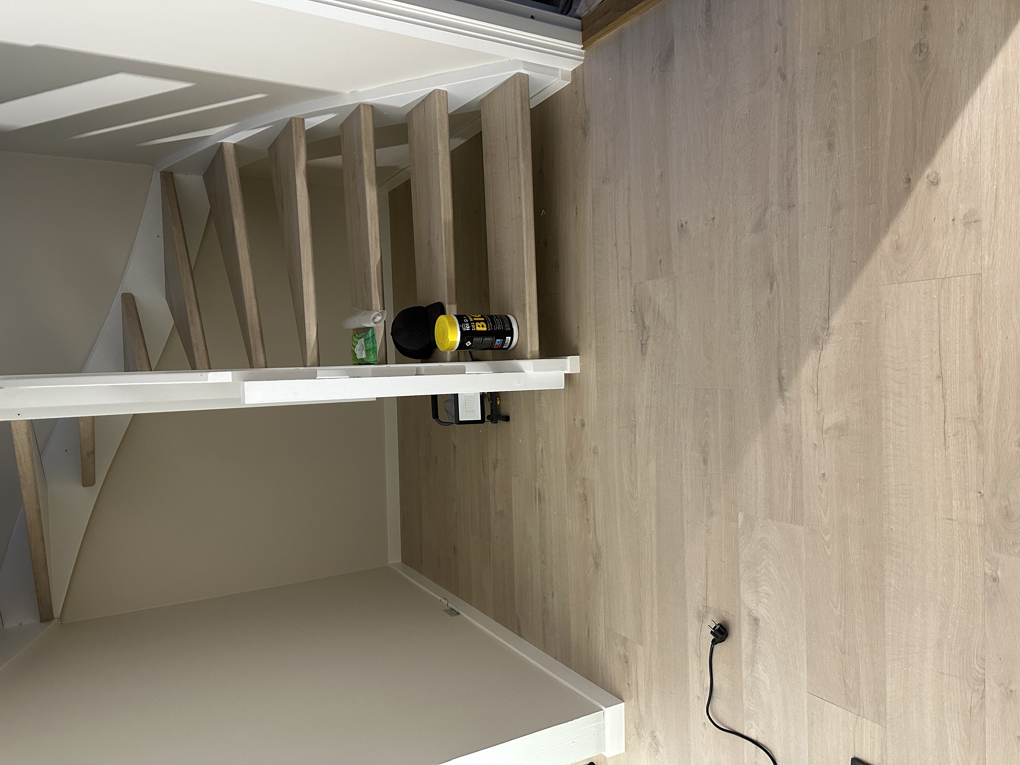 Ny trapp og gulv innvendig tømrerarbeid i Vestby